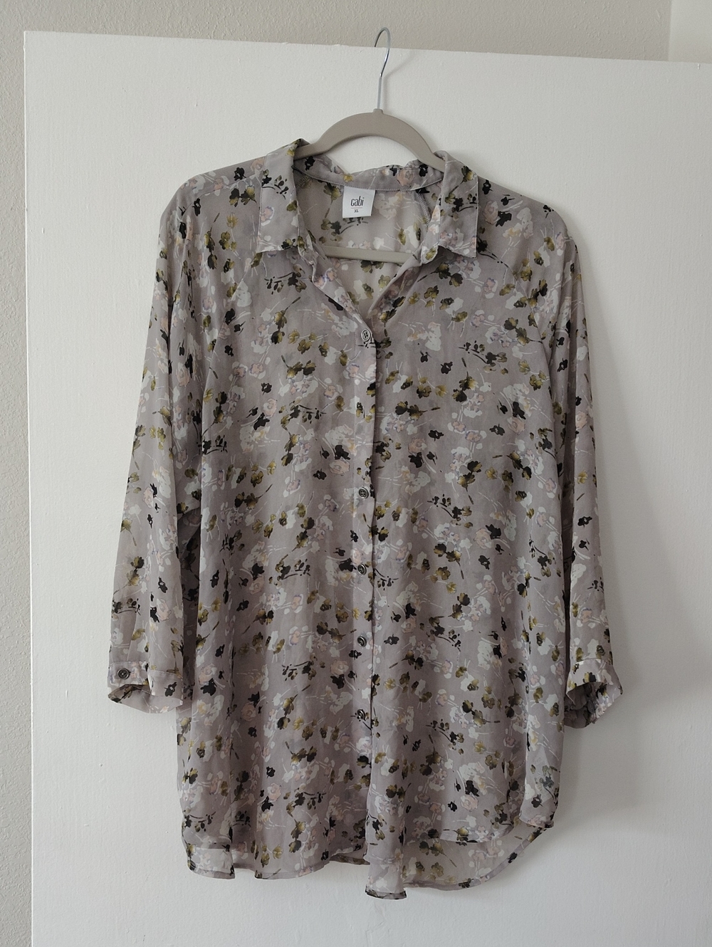 C&C California Taupe Floral Button-Front Blouse